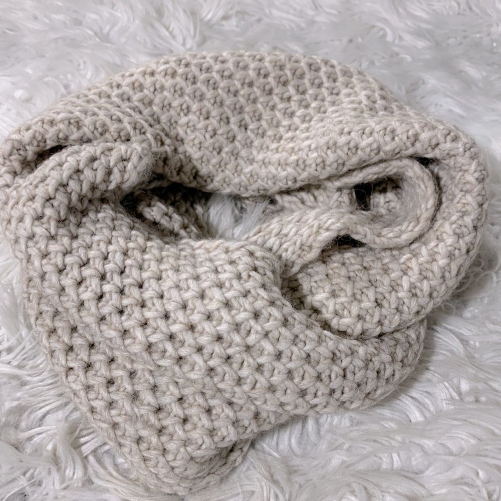 🟢3 for $20—-Alpaca Blend INFINITY Knit Scarf light beige neutral UNISEX chunky